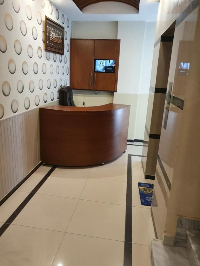 Hak Mall Suites And Apartments Rawalpindi Exterior photo
